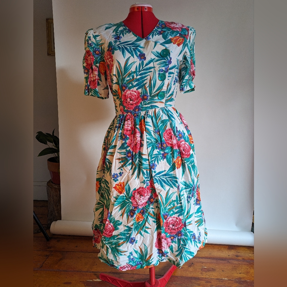 Vintage tropical dress with pockets